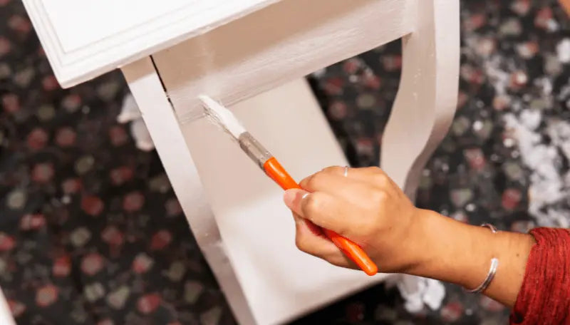 Jak odnowić meble drewniane?