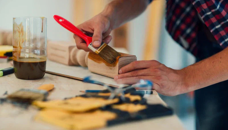 Jaka farba do malowania mebli? Przewodnik po rodzajach, zastosowaniach i technikach