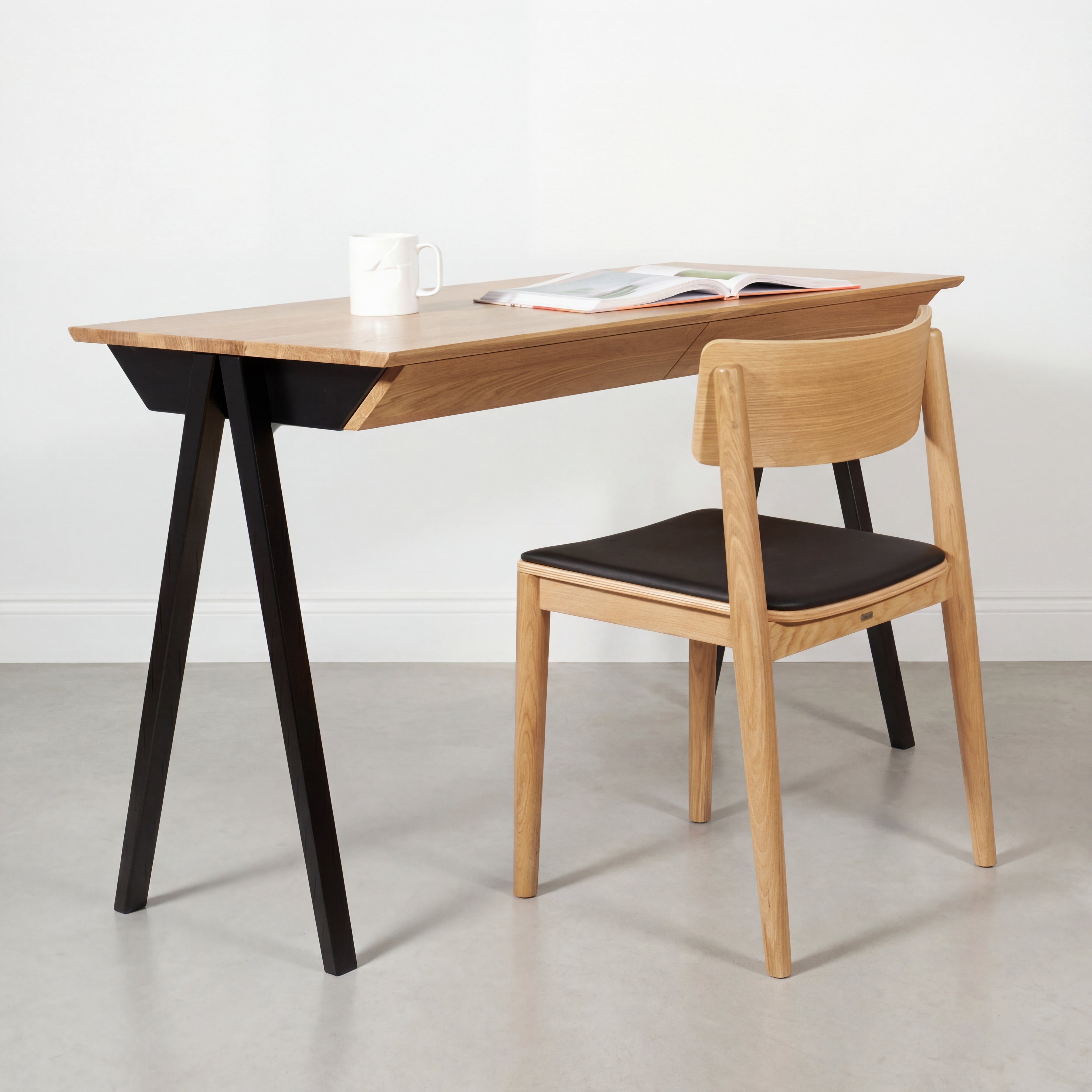 Biurko drewniane Vogel M 120x60 cm Natural Oak/Black - lakier