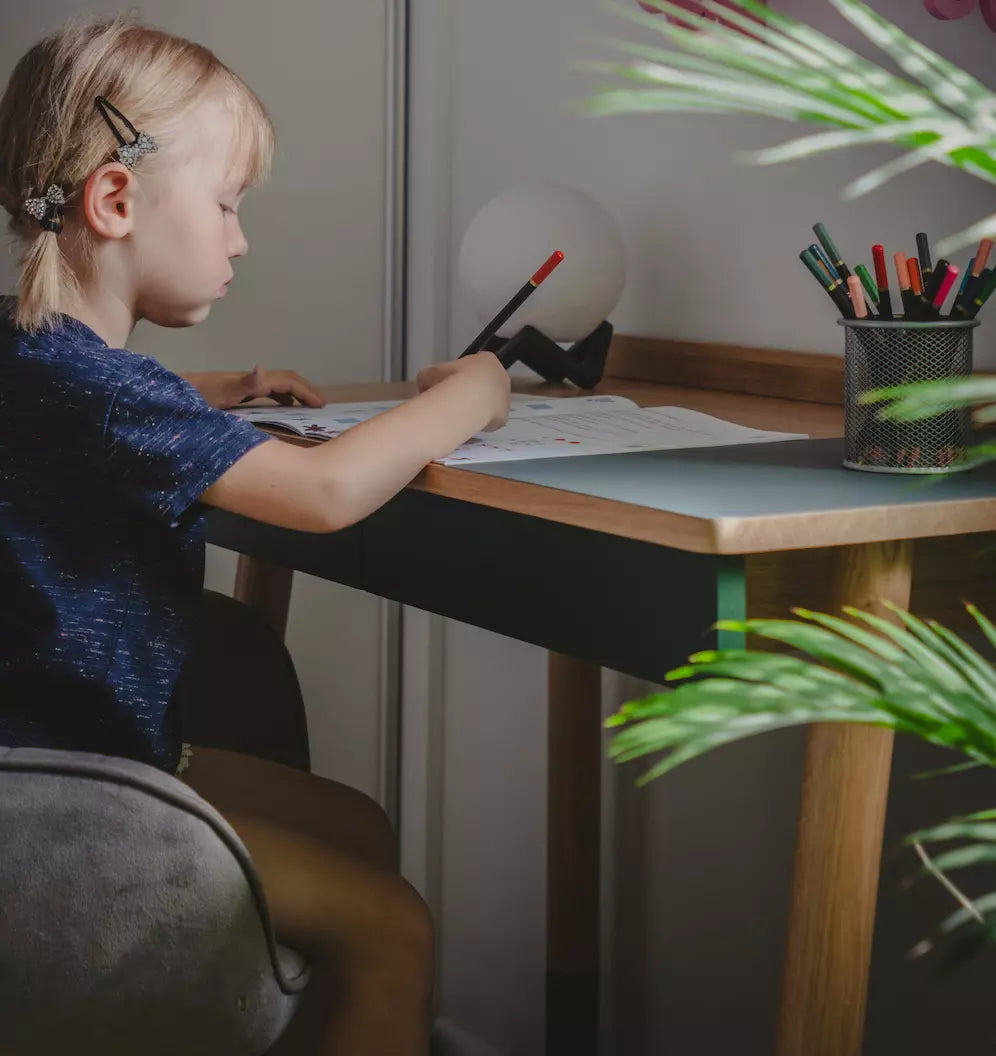 Rise desk olive that grows with your child
